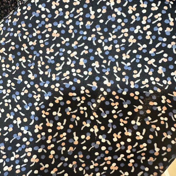 ANN TAYLOR Petite Med Navy Blue w/floral design V Neck Flowy Long Sleeve - Picture 13 of 13